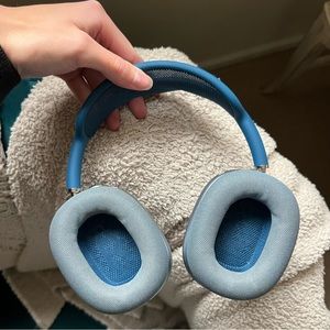 airpod pro maxes , blue , used